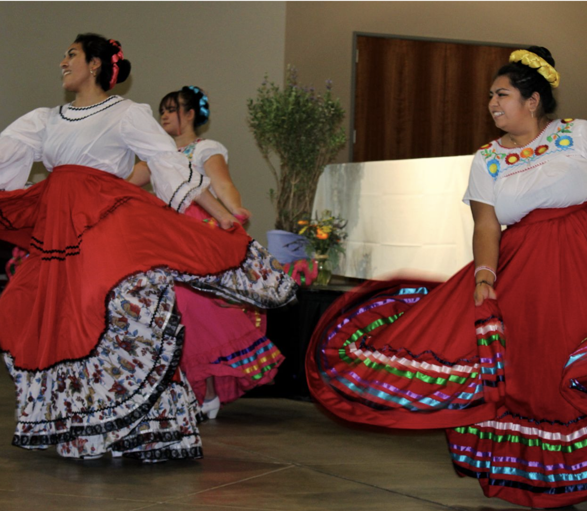 Ballet Folklórico dancing